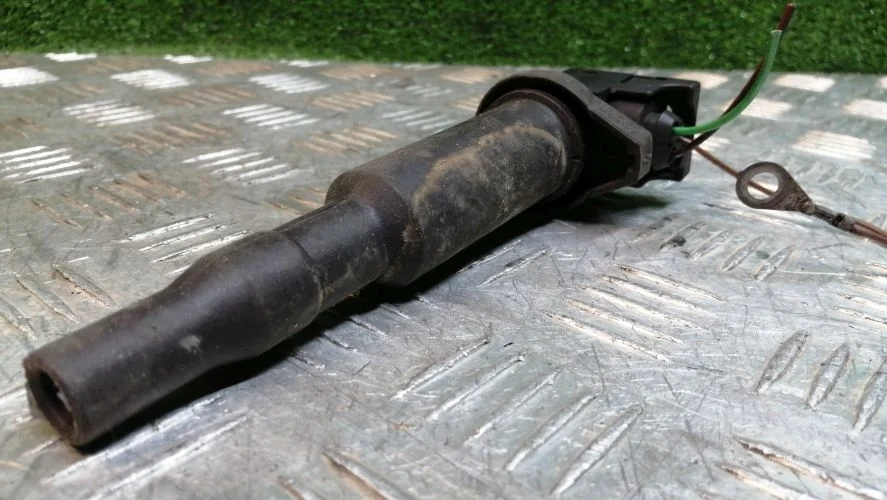 катушка зажигания Bmw 306S3,M54B30,M54B25,N52B30,N52B30AF,N52B30,N63B44A,256S5,N73B60 E83,E60,E70,E71,E72,E53,E65,E66 Bmw X5,5-Series,7-Series,3-Series,X3,X6 306S3,M54B30,M54B25,N52B30,N52B30AF,N52B30,N63B44A,256S5,N73B60 E83,E60,E70,E71,E72,E53,E65,E66 12131712219,0221504470,8647689,12138647689,12138657273,12135A06753,12137551049