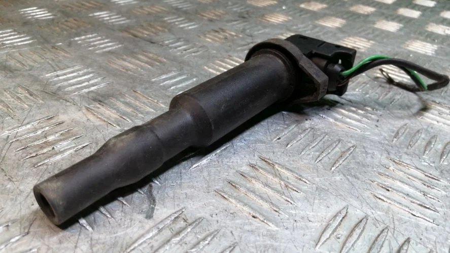 катушка зажигания Bmw 306S3,M54B30,M54B25,N52B30,N52B30AF,N52B30,N63B44A,256S5,N73B60 E83,E60,E70,E71,E72,E53,E65,E66 Bmw X5,5-Series,7-Series,3-Series,X3,X6 306S3,M54B30,M54B25,N52B30,N52B30AF,N52B30,N63B44A,256S5,N73B60 E83,E60,E70,E71,E72,E53,E65,E66 12131712219,0221504470,8647689,12138647689,12138657273,12135A06753,12137551049