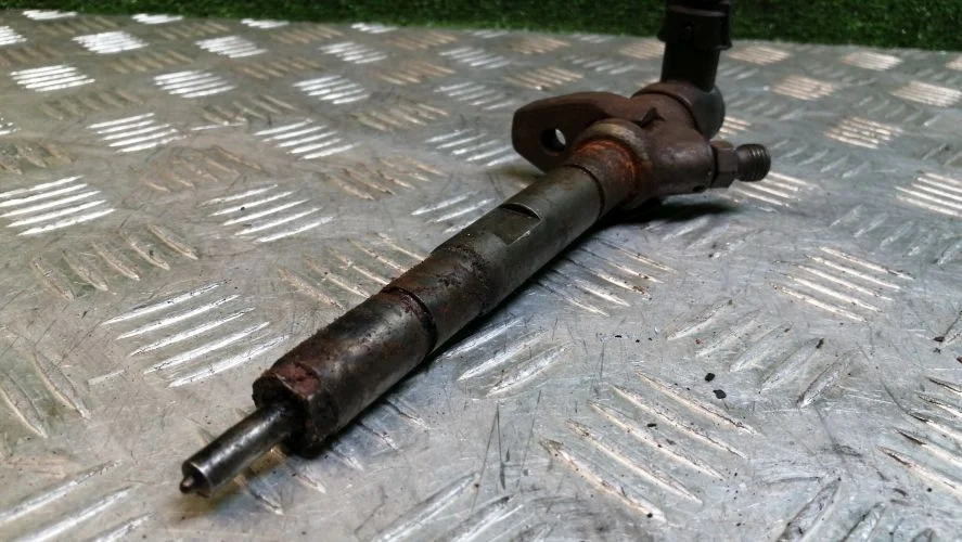 форсунка дизельная Kia,Hyundai D4CB BL,HR,TQ Kia,Hyundai Sorento,Porter,Starex D4CB BL,HR,TQ 338004A600