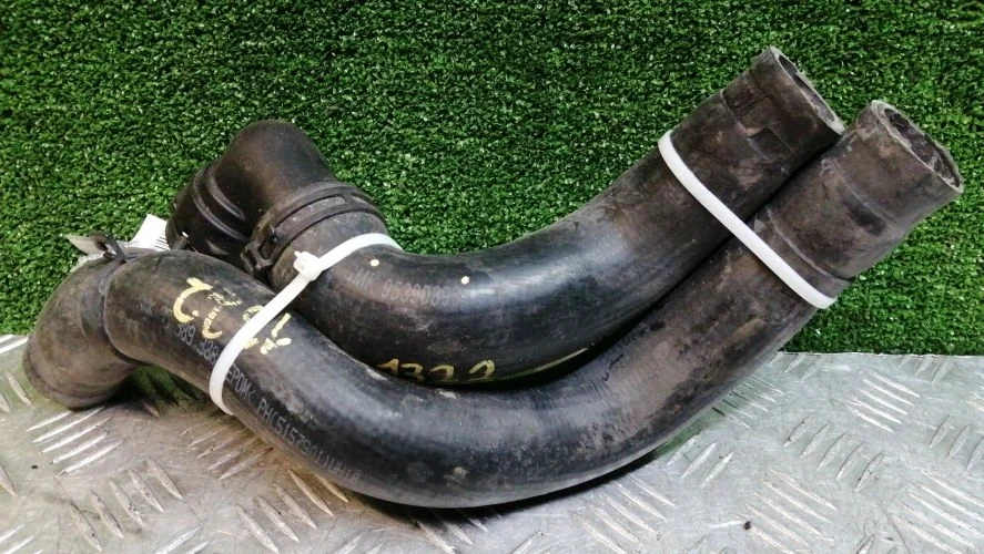 патрубок системы охлаждения Chevrolet F16D4,F18D4 J300 Chevrolet Cruze F16D4,F18D4 J300 95389388,95390893,95390894