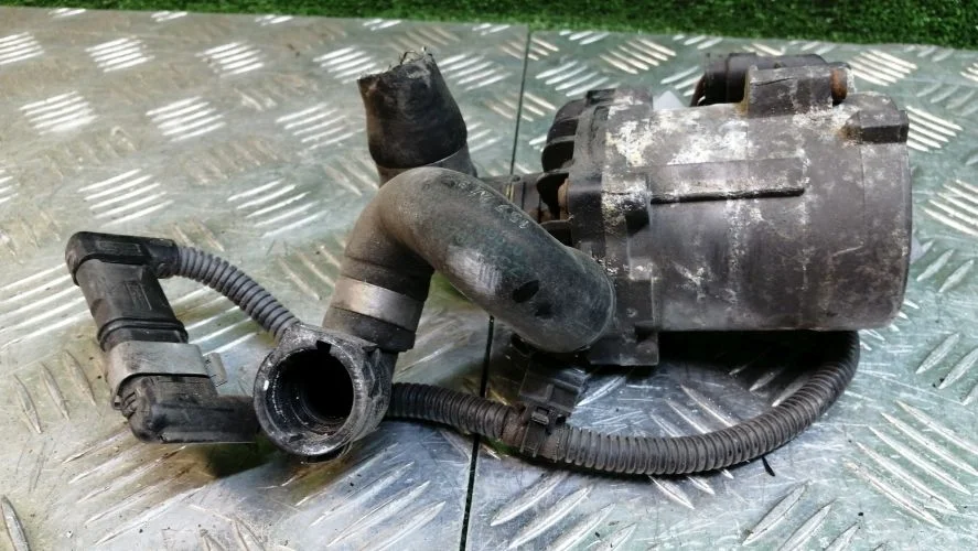 помпа водяная Bmw N63B44A E72,E71,F02 Bmw 7-Series N63B44A E72,E71,F02 11517566335