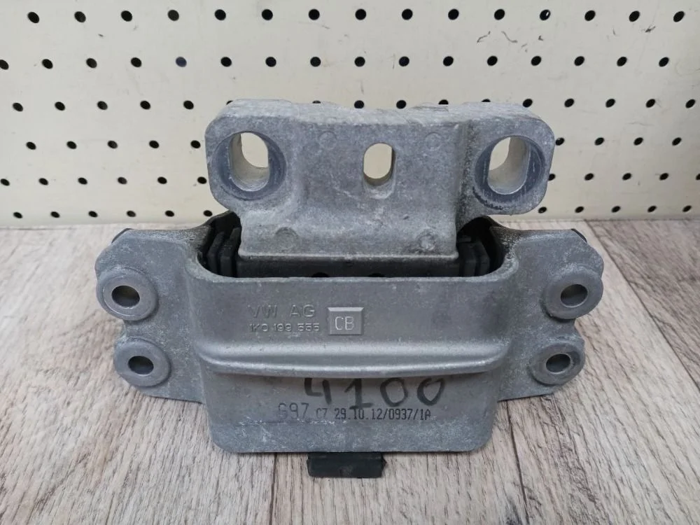 Опора КПП Volkswagen Golf Mk6 (2008—2012) Golf Mk6 (2008—2012) 1Z3, 1Z5, 933, 5P1, 5P5, 5P8, 1P1, 163, 5L6, 5L7, 676, 677, 521, 5K1, AJ5, 5C1, 5C2, 5C7, 5C8, 8P1, 8PA, 8PAXW, 8PAXX