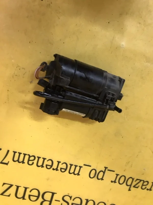 Компрессор подвески Mercedes S-Class 2002 A2113200304 S220 112.944