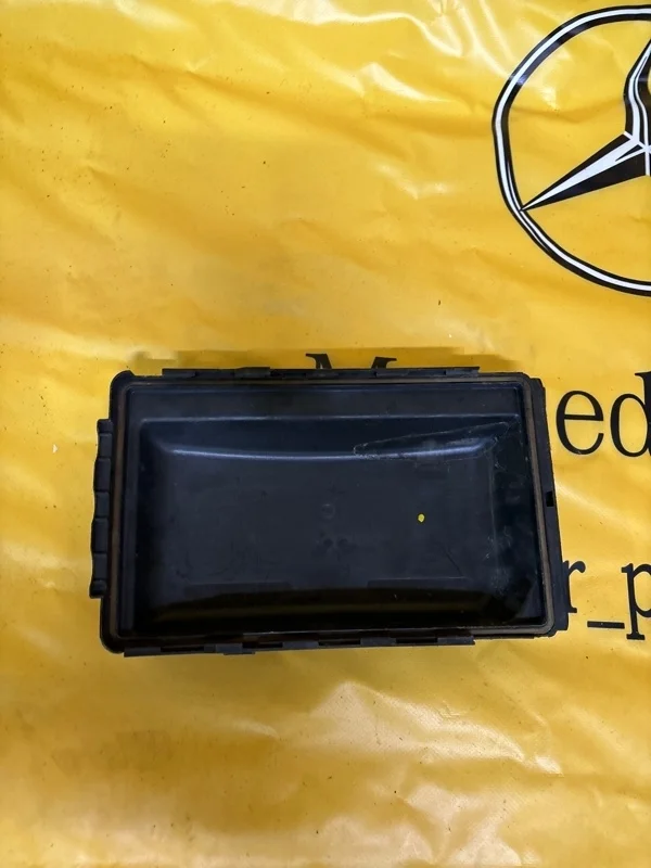 Крышка блока предохранителей Mercedes S-Class 2000 A2205400082 S220 113.960