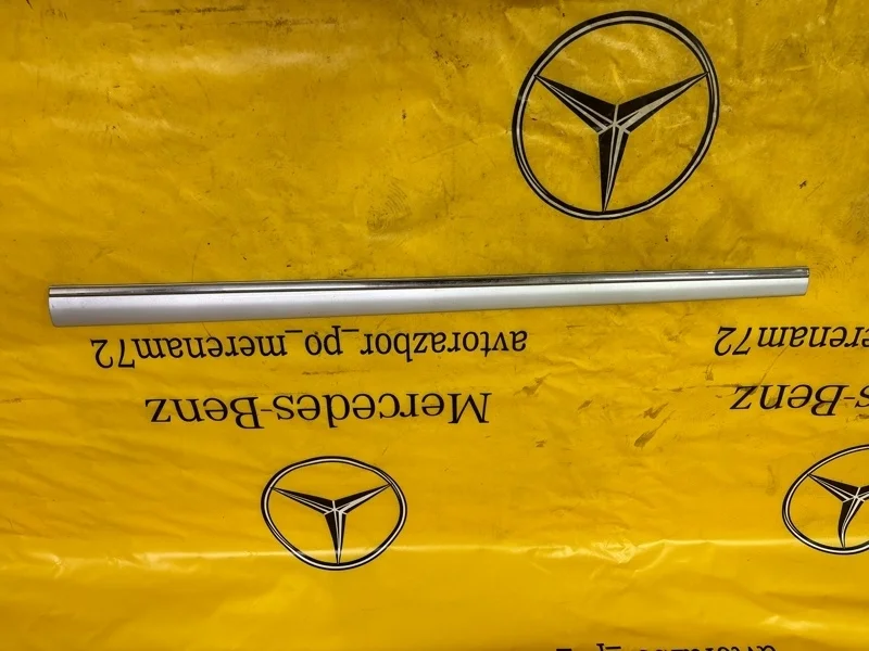 Молдинг двери Mercedes S-Class 2002 A2206900662 S220 112.944, передний правый