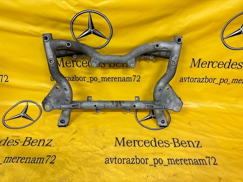 Балка подвески Mercedes C-Class 2010 A2046281057 C204 272.947, передняя