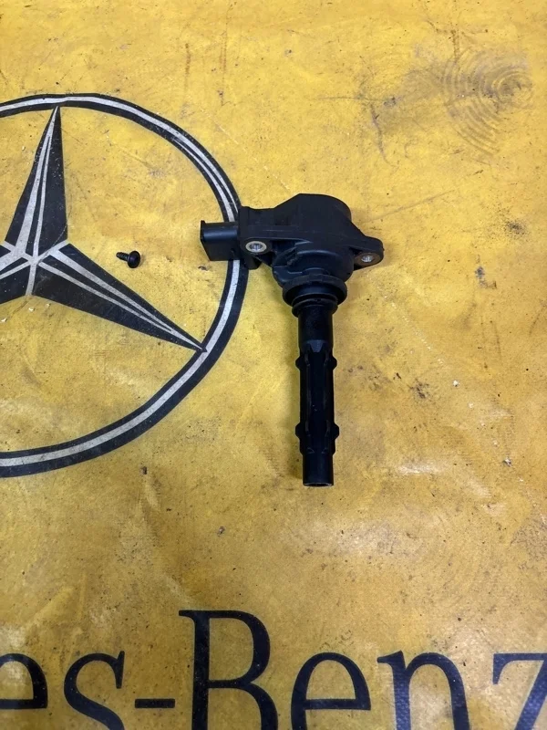 Катушка зажигания Mercedes C-Class 2010 A0001502780 C204 272.947