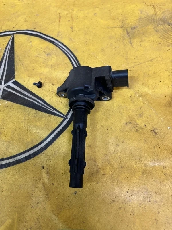 Катушка зажигания Mercedes C-Class 2010 A0001502780 C204 272.947