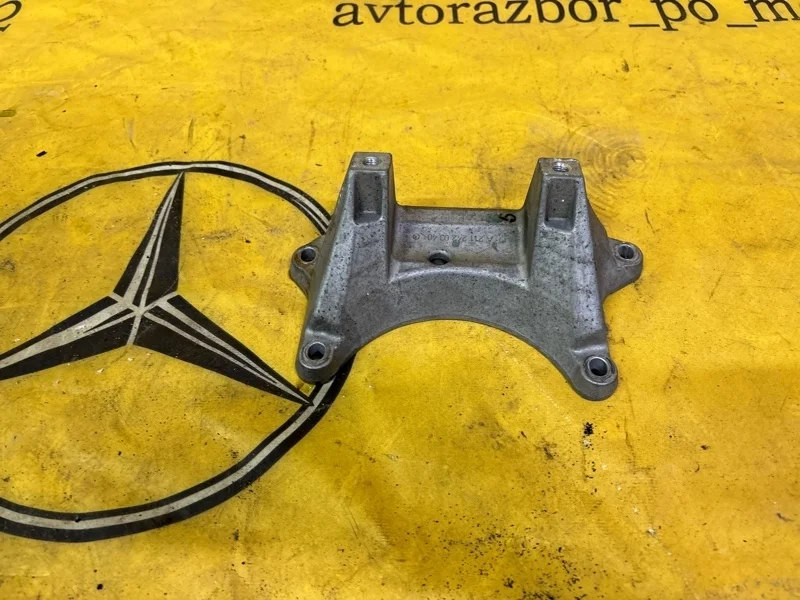 Кронштейн КПП Mercedes C-Class 2010 A2112420340 C204 272.947