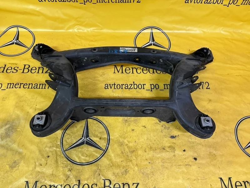 Балка подвески Mercedes C-Class 2010 A2043500141 C204 272.947, задняя