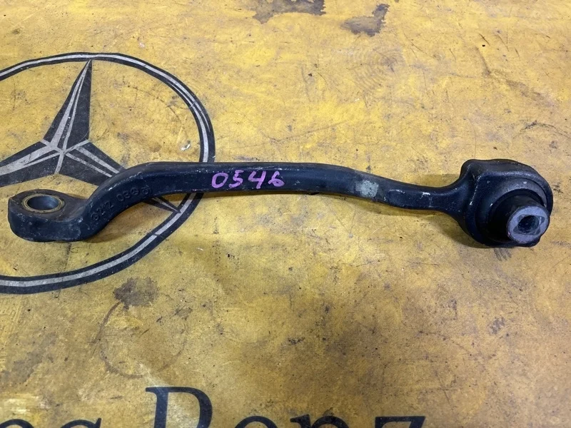 Рычаг подвески нижний Mercedes E-Class 2009 A2207300718 E212 272.980, передний левый