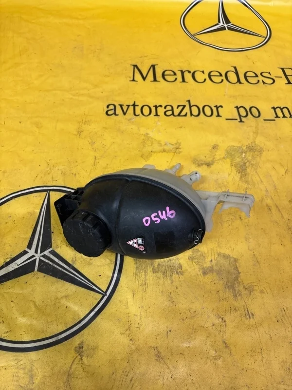 Бачок расширительный Mercedes E-Class 2009 A2045000549 E212 272.980