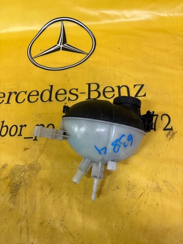 Бачок расширительный Mercedes C-Class 2010 A2045000549 C204 272.947
