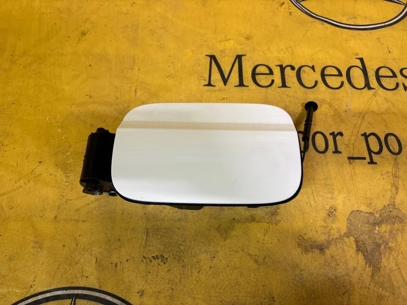 Лючок топливного бака Mercedes C-Class 2010 A2047500103 C204 272.947