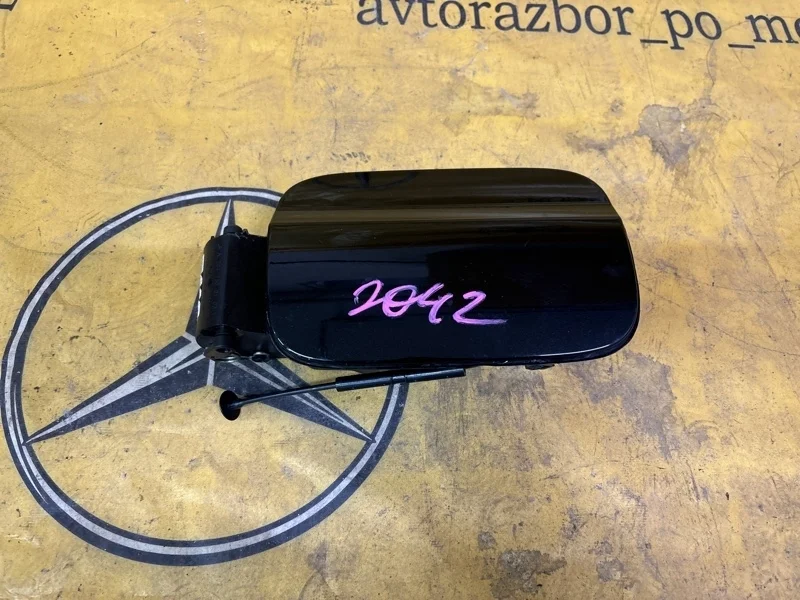 Лючок топливного бака Mercedes C-Class 2010 A2047500103 C204 271.860