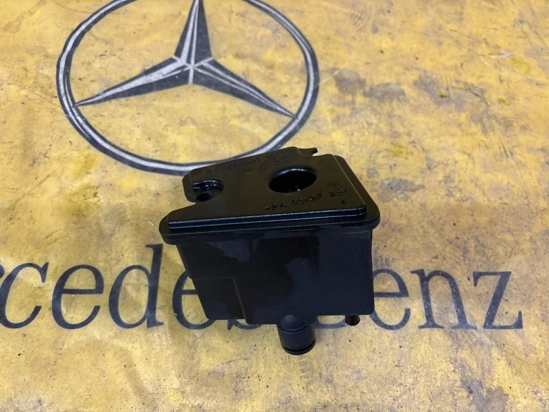 Бачок гидроусилителя руля Mercedes S-Class 2009 A0004602383 S221 272.965