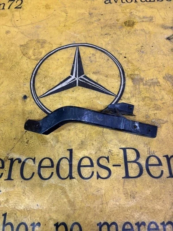 Крепление фары Mercedes S-Class 2009 A2216200391 S221 272.965, переднее левое