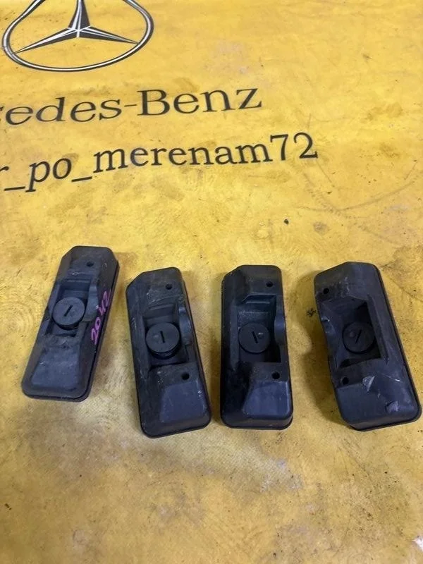 Опора домкрата Mercedes C-Class 2010 A0009986750 C204 271.860