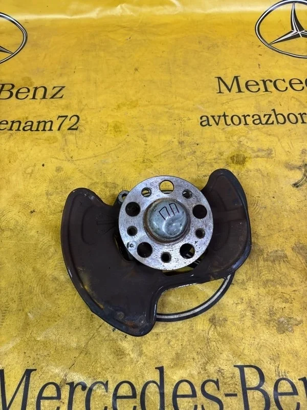 Ступица Mercedes C-Class 2010 A2043320201 C204 272.947, передняя правая