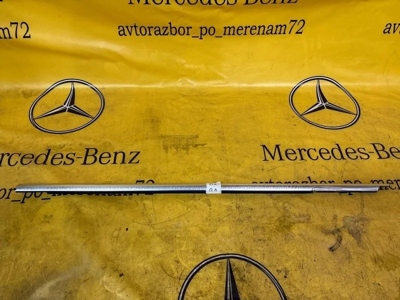 Молдинг стекла Mercedes S-Class 2009 A2216903380 S221 272.965, передний левый
