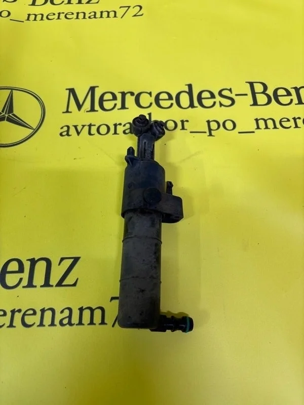 Форсунка омывателя фар Mercedes C-Class 2010 A2048600347 C204 271.860, передняя левая