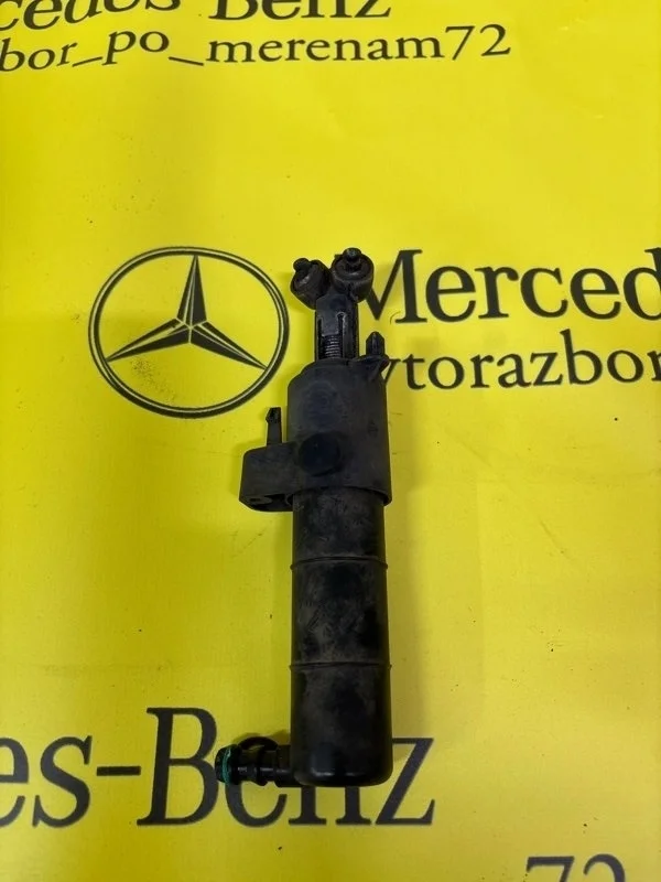 Форсунка омывателя фар Mercedes C-Class 2010 A2048600447 C204 271.860, передняя правая