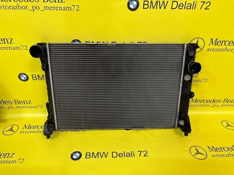Радиатор охлаждения двигателя Mercedes C-Class 2010 A2045002803 C204 272.947