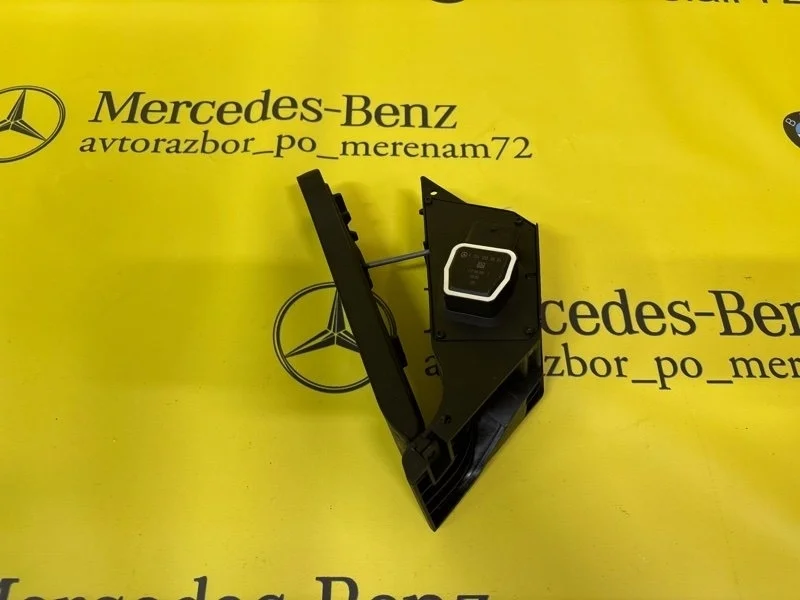 Педаль газа Mercedes E-Class 2009 A2043000004 E212 272.980