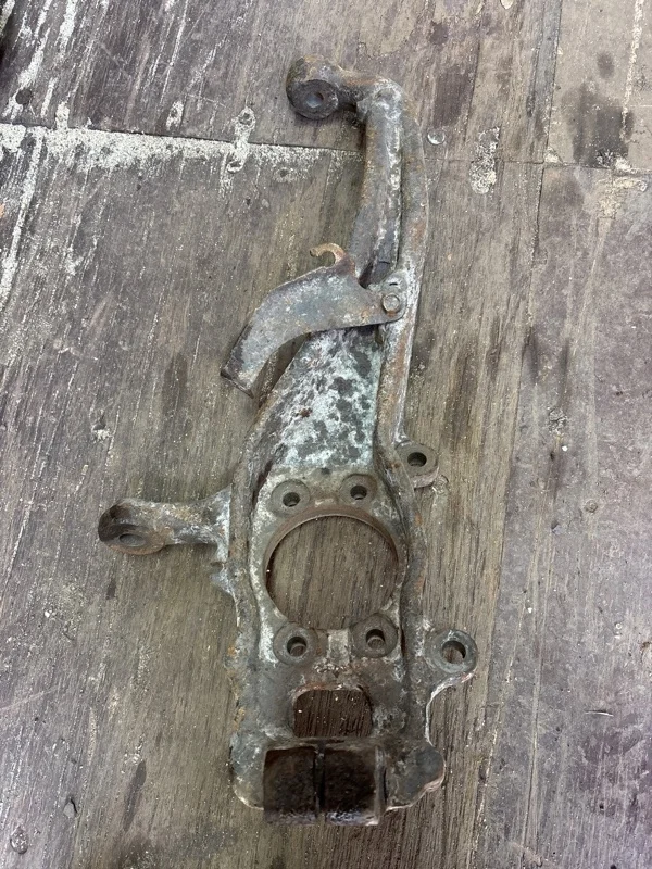Кулак поворотный правый Nissan Navara (D40) 2004-2015 2008