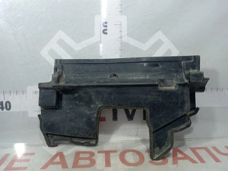 Дефлектор радиатора правый Toyota Camry 55