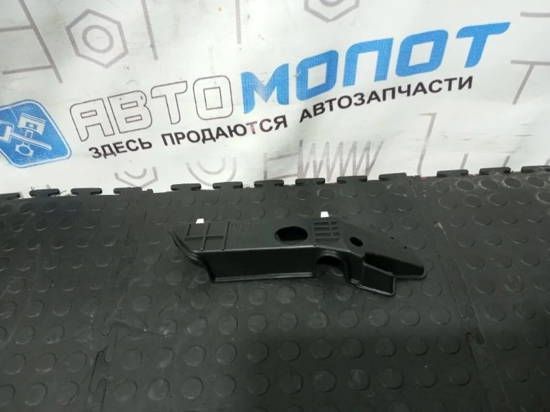 Кронштейн бампера