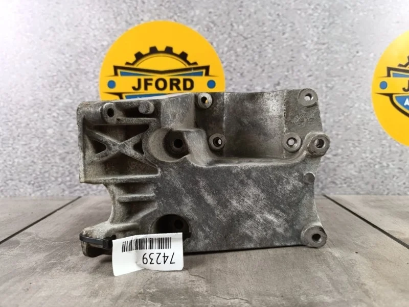 Кронштейн компрессора кондиционера Ford C-max 2010 C214