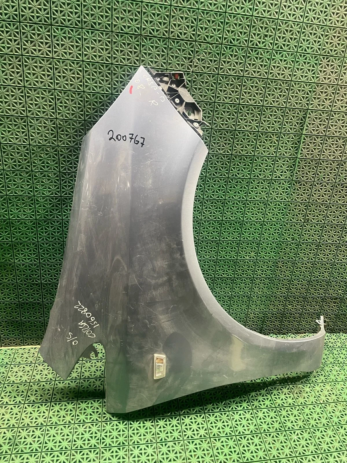 Крыло OPEL CORSA D 2006- переднее правое серое б/у CORSA D(2006-2014)