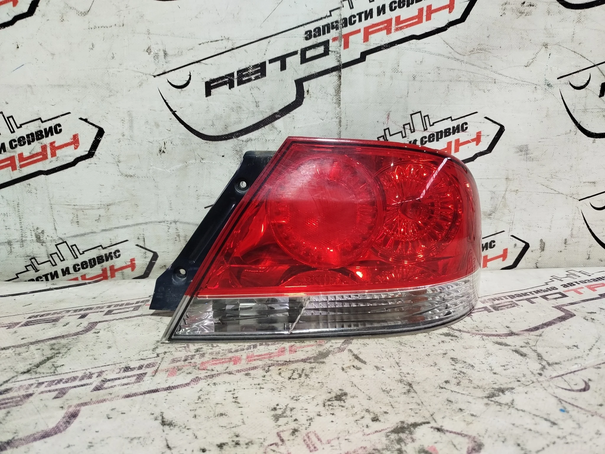 ФОНАРЬ MITSUBISHI LANCER CS2A CS3A CS5A CS6A 3101 ПРАВЫЙ MN161196 XE223