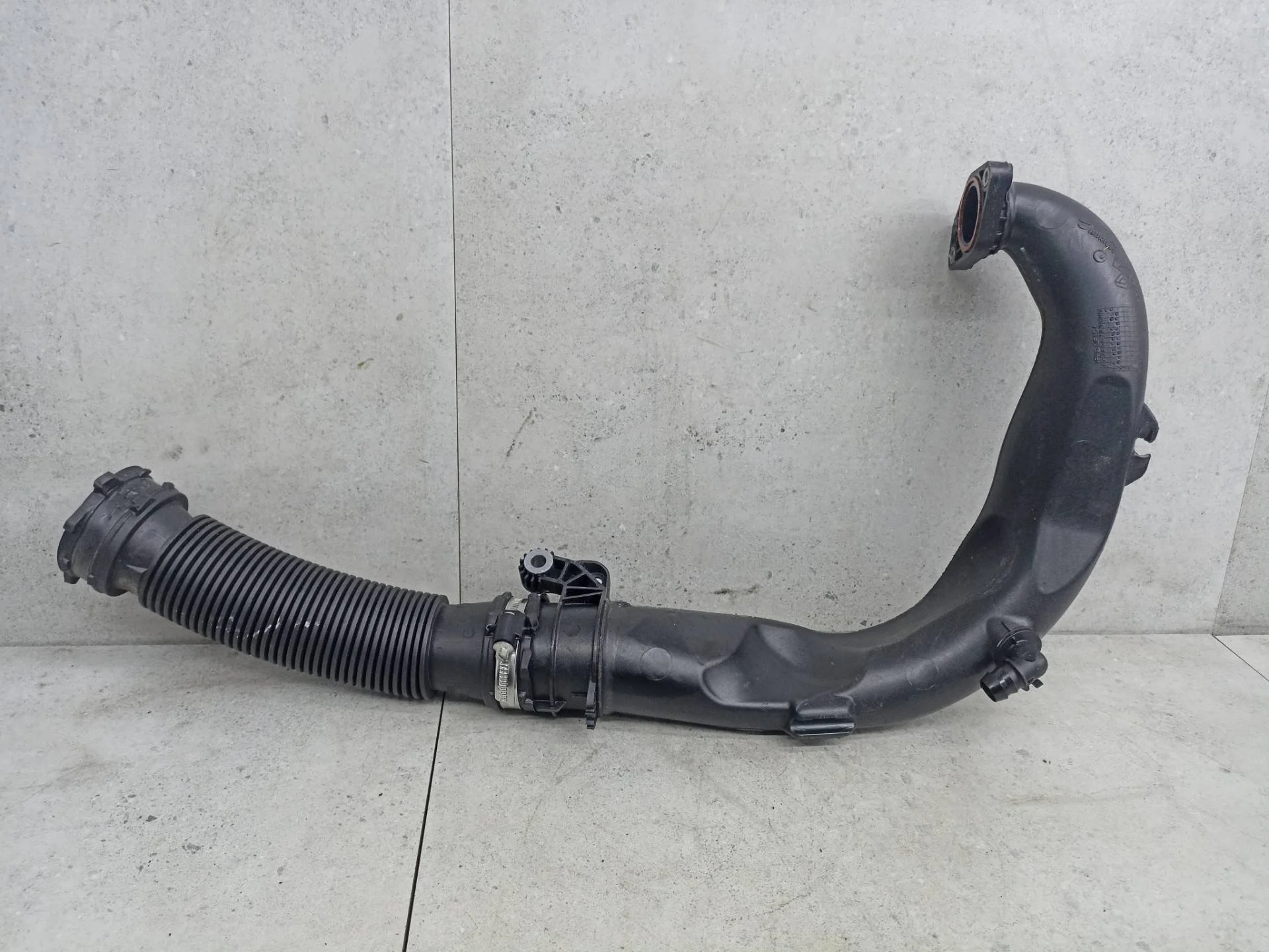Патрубок интеркулера Renault Megane 3 8200645723