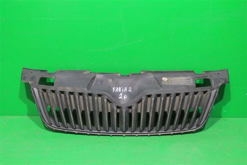 Решетка радиатора SKODA FABIA 2010-2014 5J