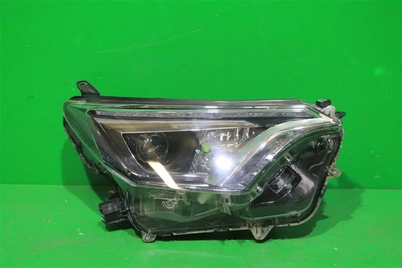 Фара TOYOTA RAV4 2015-2019 CA40