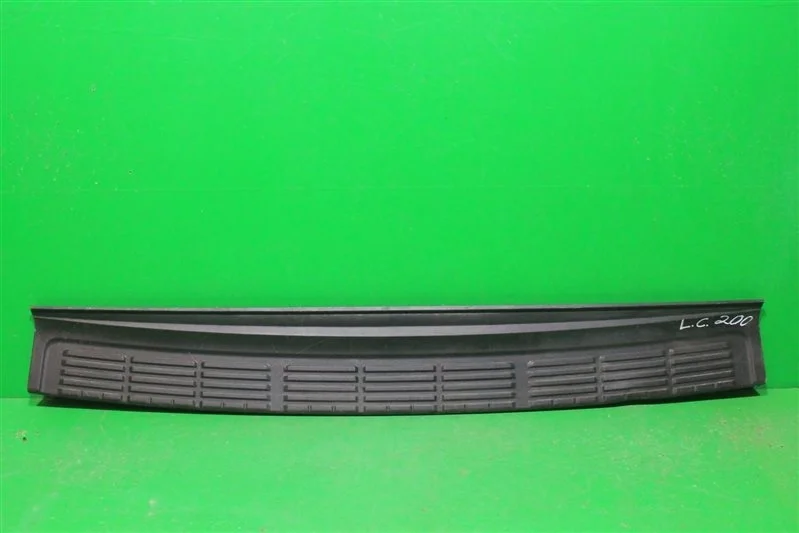 Накладка бампера TOYOTA LAND CRUISER 2007-2021