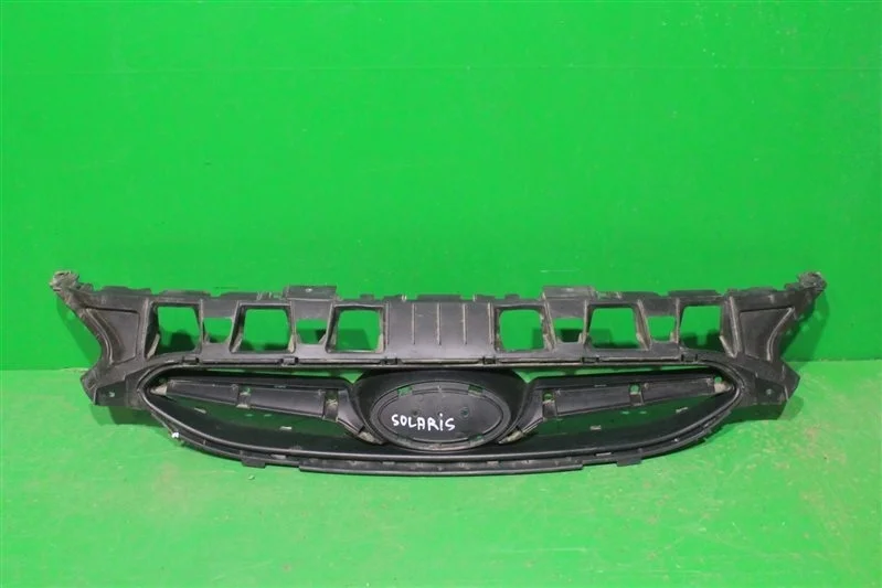 Решетка радиатора HYUNDAI SOLARIS 2010-2014