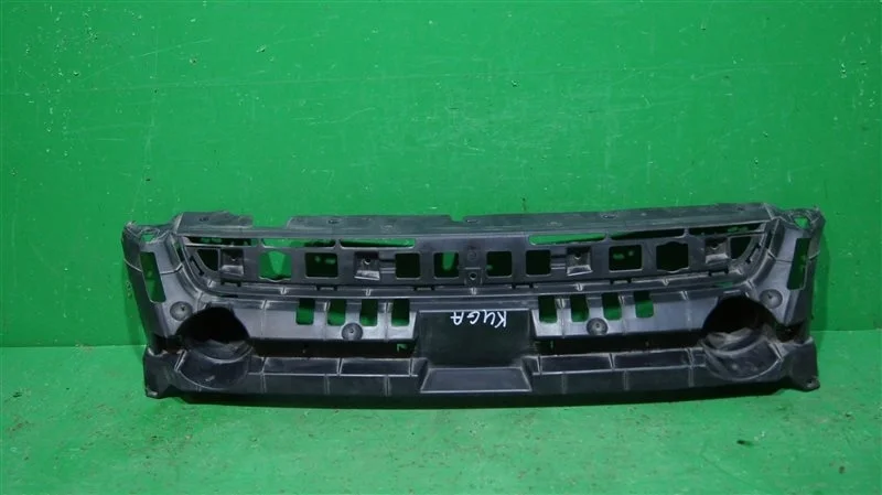 Кронштейн решетки радиатора FORD KUGA 2012-2016