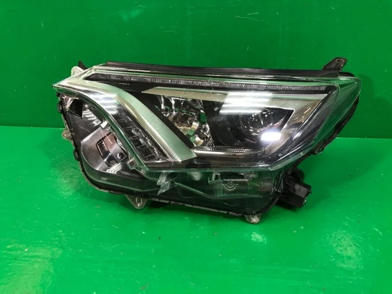 Фара TOYOTA RAV4 2015-2019 CA40