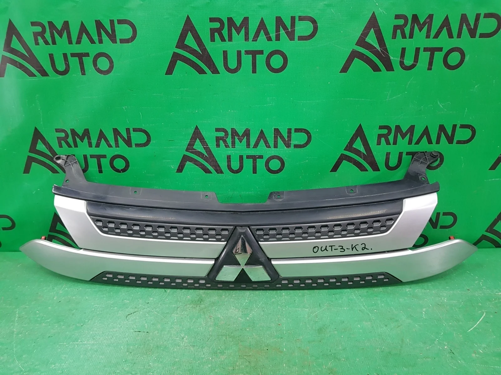 Решетка радиатора MITSUBISHI OUTLANDER 2018-нв 3