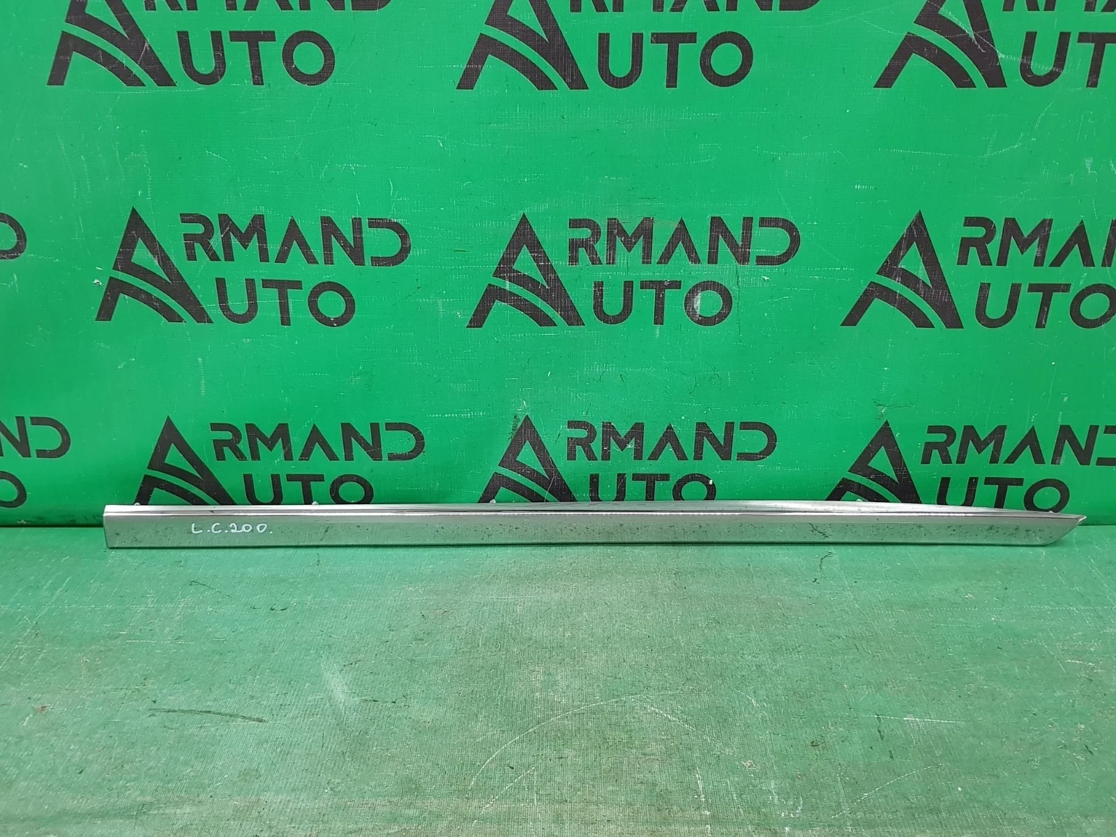Молдинг двери TOYOTA LAND CRUISER 2015-2021 200