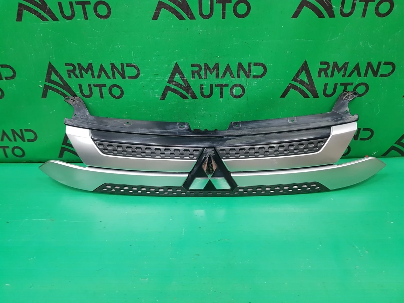 Решетка радиатора MITSUBISHI OUTLANDER 2018-нв 3