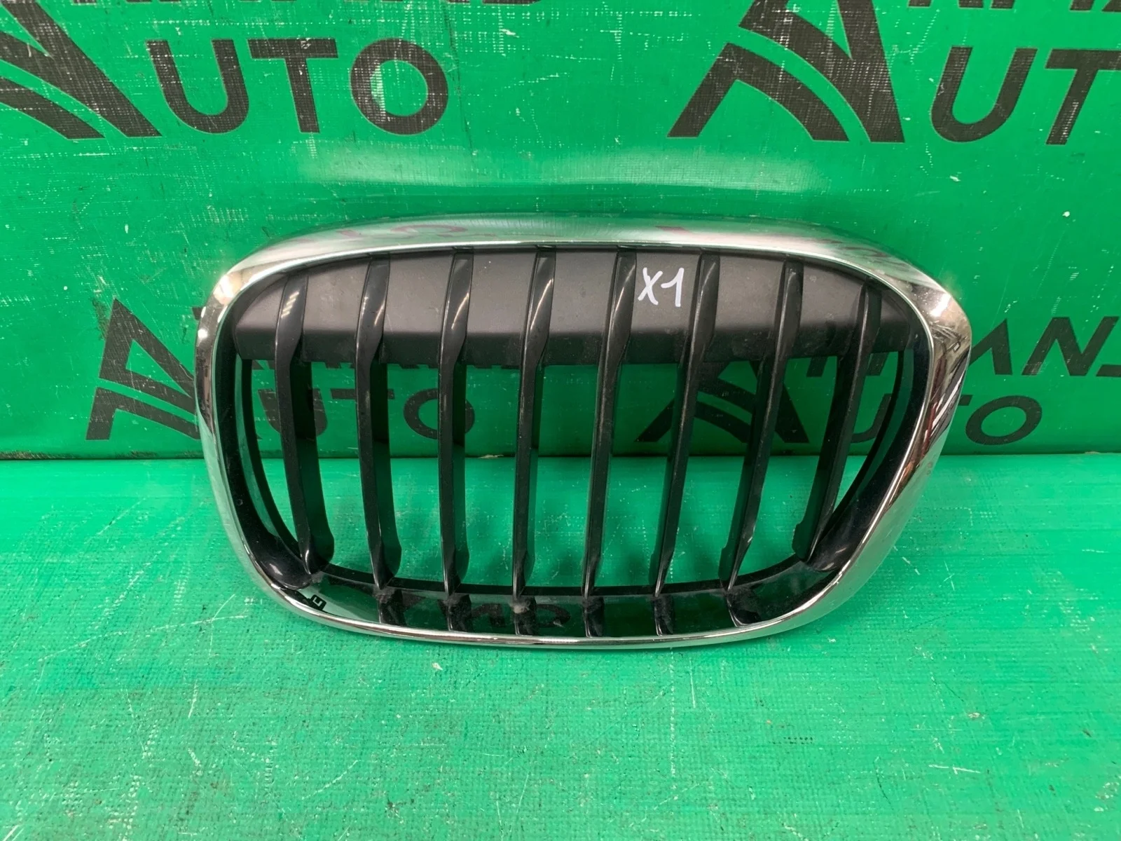 Решетка радиатора BMW X1 2015-2019 F48