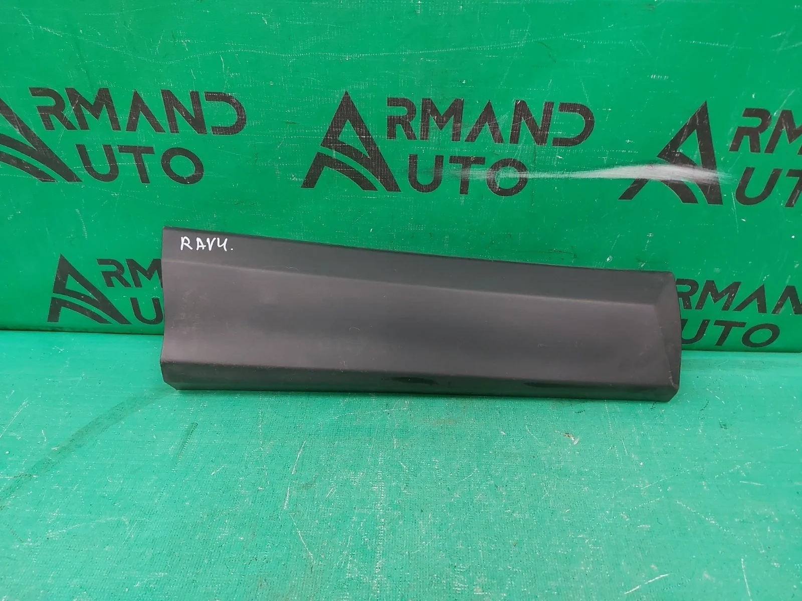 Молдинг двери TOYOTA RAV4 2015-2019 CA40