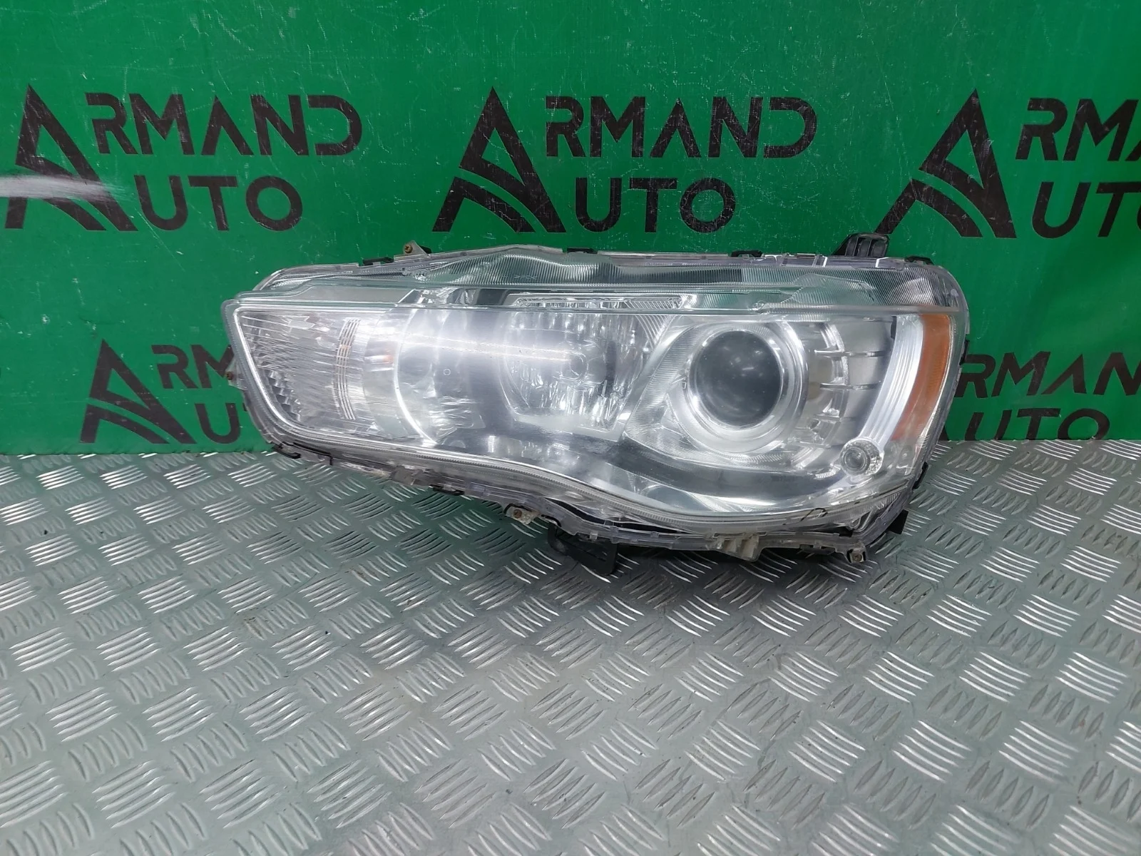 Фара MITSUBISHI Outlander 2009-2013 XL
