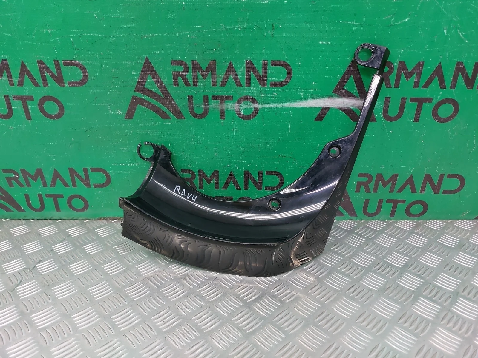 Накладка двери багажника TOYOTA RAV4 2005-2012 CA30
