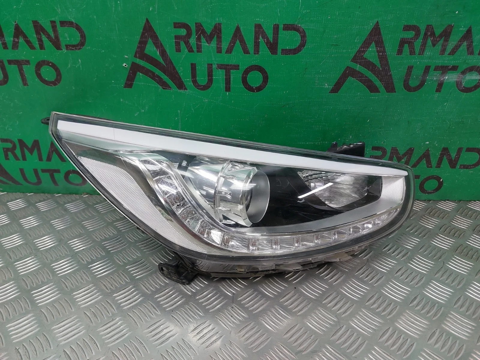 Фара HYUNDAI SOLARIS 2010-2014