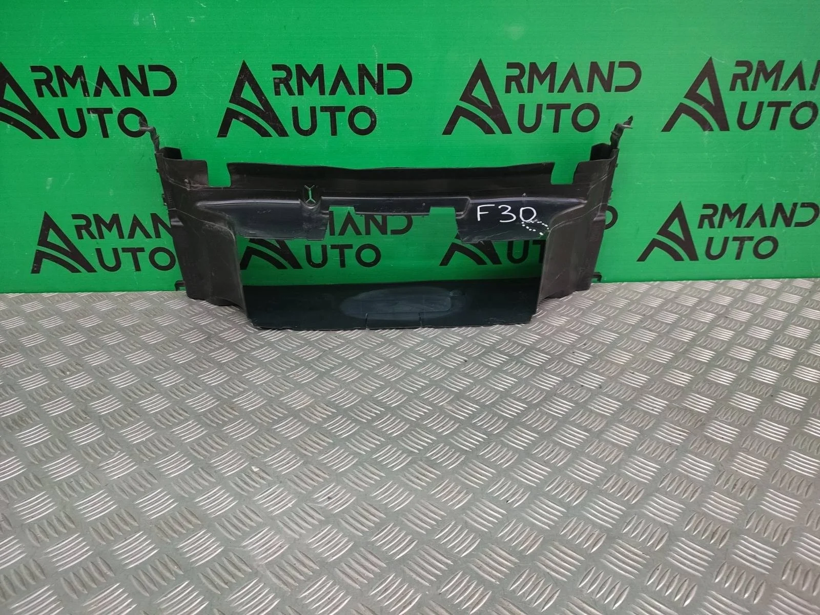 Воздуховод радиатора нижний BMW 3 series 2011-2020 F30 F31